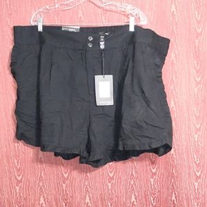 NWT WHO WHAT WEAR SHORTS BLACK PLEATED/RUFFLED WOMEN'S SIZE 24W